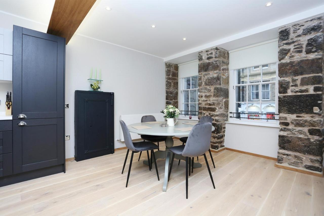 Joivy Refurbished Home On The Royal Mile Edimburgo Exterior foto