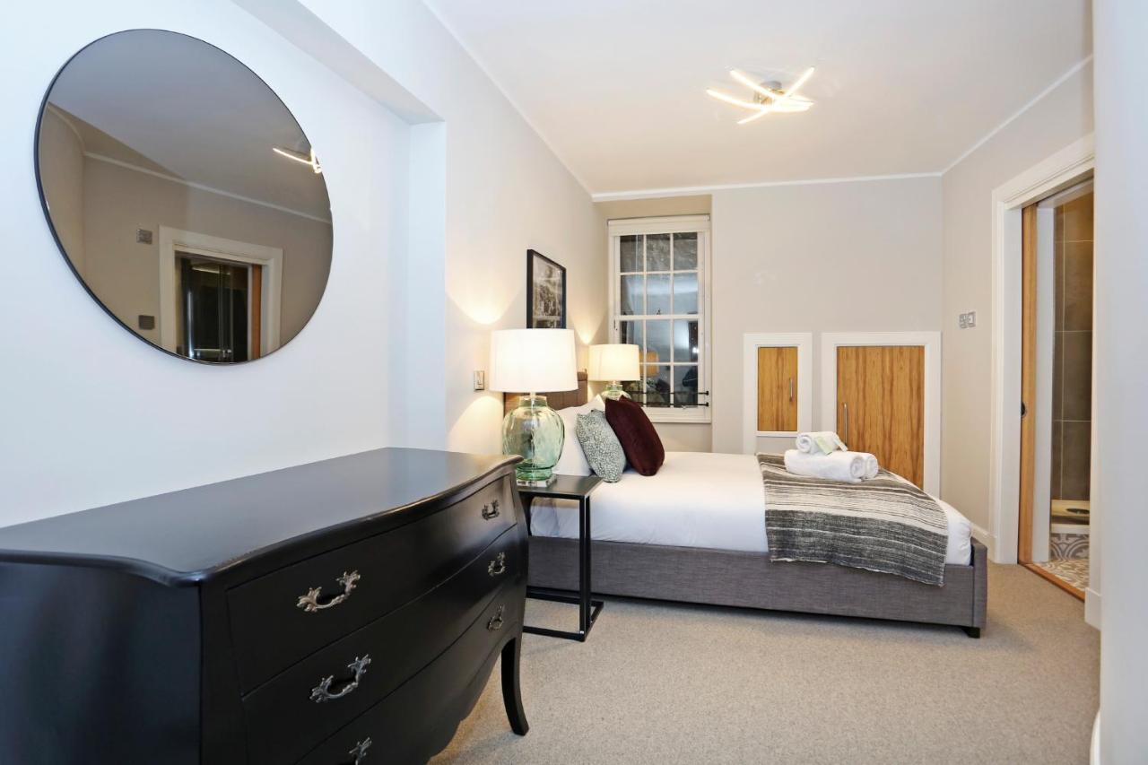 Joivy Beautiful 2 Bed Flat On The Royal Mile Apartamento Edimburgo Exterior foto