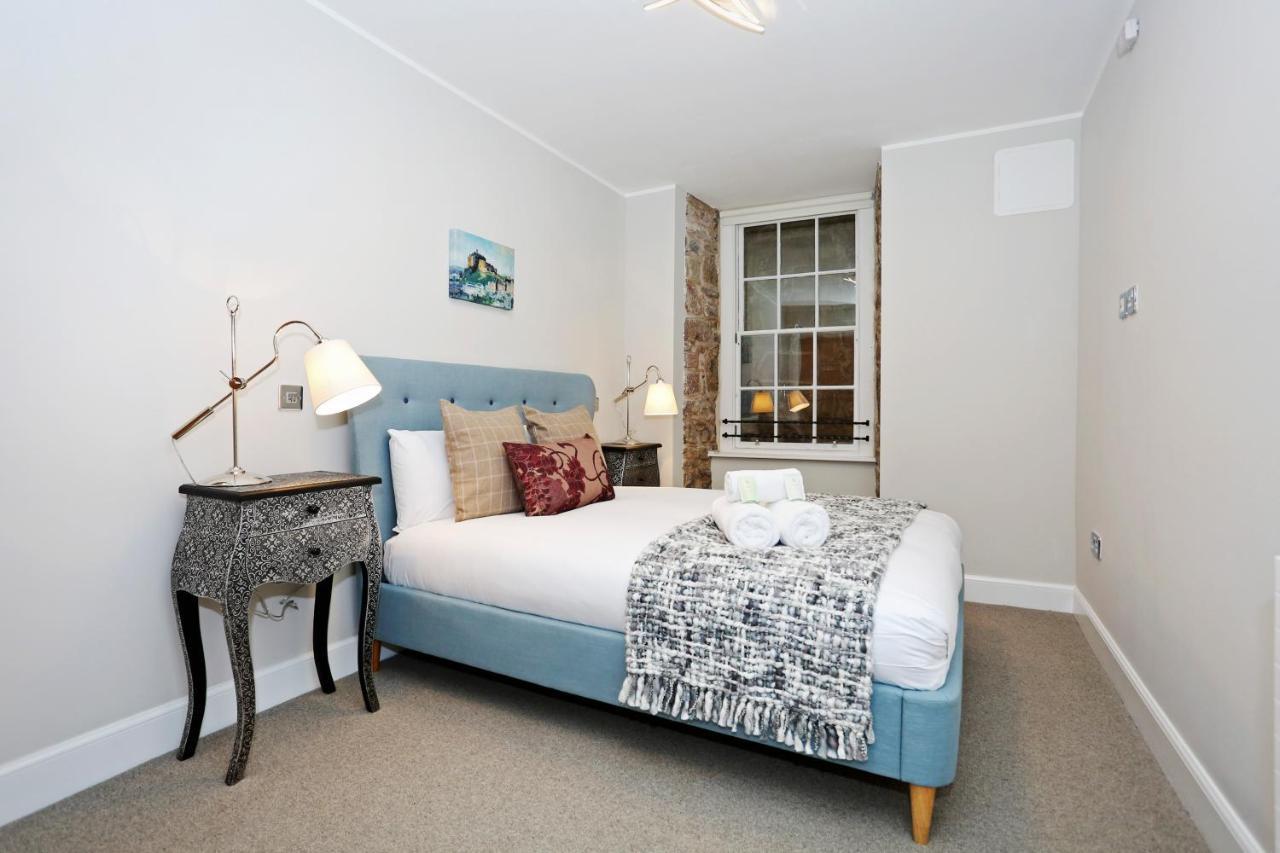 Joivy Beautiful 2 Bed Flat On The Royal Mile Apartamento Edimburgo Exterior foto